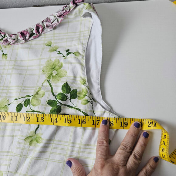 White & Green 1950's Theme Fit and Flair Dress With Ruffled Purple Outline - Picture 5 of 9